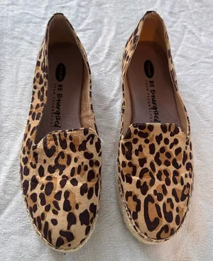 Dr. Scholl's Tan and Brown Leopard Flats thumbnail 1