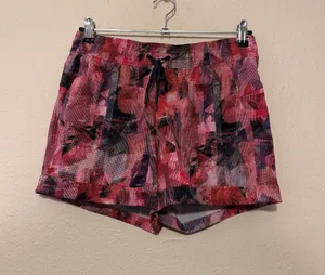 Lululemon High Rise Spring Break Away Shorts‎ Size 6 in Sun Dazed Multi Pink thumbnail 1
