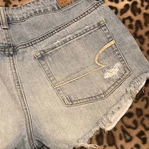AMERICAN EAGLE Shorts Women’s Size 2 AE HI-RISE FESTIVAL Shorts Distressed thumbnail 11