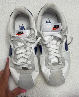 Nike Women’s Sneakers thumbnail 1