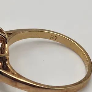 Vintage Gold Tone Sapphire & Cubic Zirconia Ring (7.25) thumbnail 9