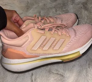 Adidas Bounce Shoes thumbnail 1