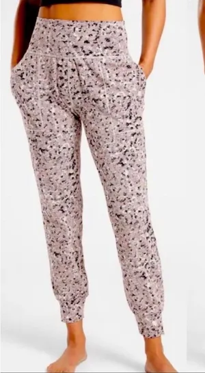 Athleta Salutation Textured Joggers Small Loungewear Activewear thumbnail 1