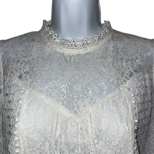 WHITE HOUSE BLACK MARKET White‎ Mock Neck L/S Eyelet Lined Blouse EUC Size 4 thumbnail 3