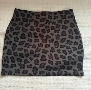 Cheetah skirt Gray Size M thumbnail 1