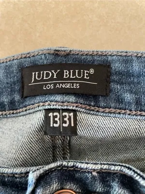 Judy Blue Bleach Splatter Destroyed Boyfriend Jeans JB82169LT Size 13/31 thumbnail 4