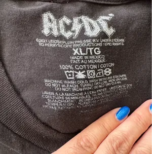 AC/DC Japan tour 1981 Black Tee with Yellow and Red Graphics thumbnail 2