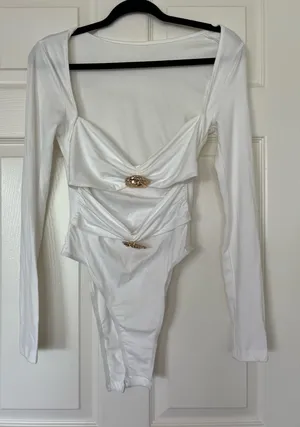 SheIn White long sleeve cut out bodysuit with gold roses thumbnail 1