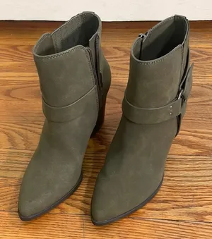 Indigo Rd ankle moto‎ booties block heel green size 7.5 thumbnail 1