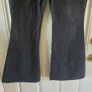 American Eagle Corduroy Flare Pants Gray Stretch Button Fly Women’s 14 Short Y2K thumbnail 7
