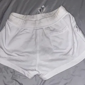 White Shorts thumbnail 3