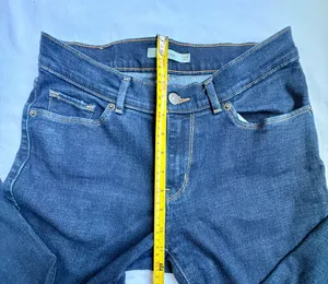 Levi’s Classic Bootcut Jeans – Size 27 Dark Wash thumbnail 9