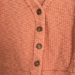 Burnt orange distressed lightweight sweater Size M thumbnail 2