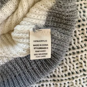 Moon & Madison White Grey Brown Knit Sweater Colorbock Stiped Cozy Freyed Medium thumbnail 4