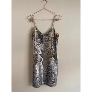 Cupcakes and Cashmere Sequin Mini Dress Womens XS Latte Silver Gold CJ408563 New thumbnail 2