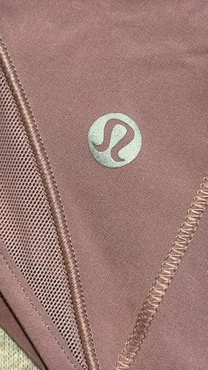 Lululemon Shorts Hotty Hot 4" High-Rise thumbnail 4