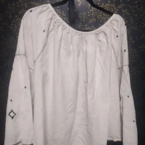 World Market Embroidered White Bohemian Top thumbnail 4