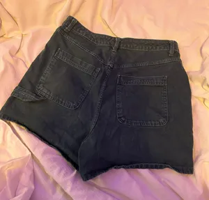 Universal Threads Green Shorts thumbnail 2