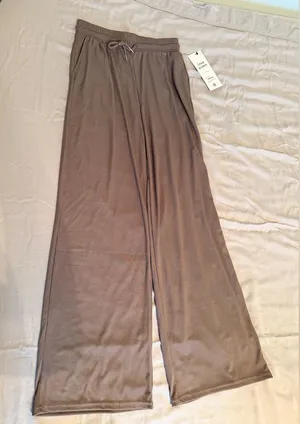 Wide-Leg Women’s Pants in Taupe thumbnail 1