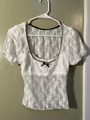 Women’s Sz Medium Short Sleeve Blouse White Lace Black Trim Bow Scoop Neck Sheer thumbnail 5