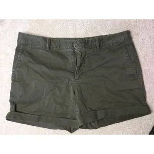 Shorts 10 Banana Republic thumbnail 3