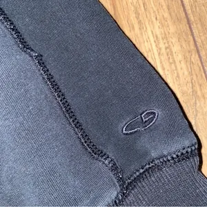 Black zip up jacket Size M thumbnail 2