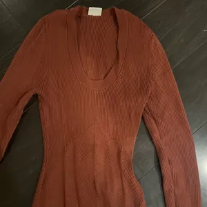 Abercrombie and fitch sweater body suit with beautiful detail at the waist thumbnail 7