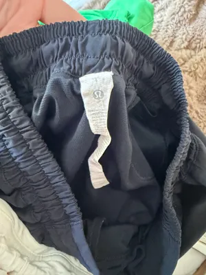 Black Hotty Lululemon Shorts Hot 2.5" thumbnail 3