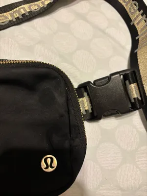 Lululemon Belt Bag thumbnail 2