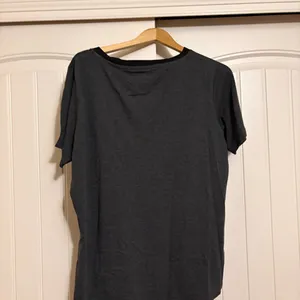 Carolina Panthers T Shirt Women 2XL Dark Gray NWT NEW NFL Team Apparel Crew Neck thumbnail 3