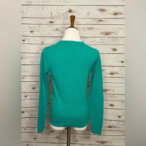 Ann Taylor classic green quiet luxury cashmere crewneck sweater Size Medium thumbnail 3