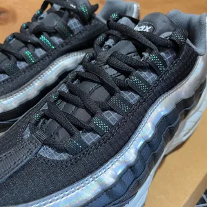 Nike Women's Black and Grey Trainers thumbnail 2