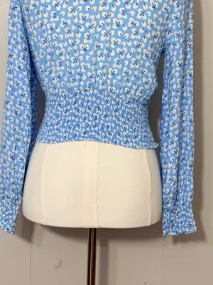 Abercrombie & Fitch Ditsy Floral Smocked V Neck Crop Top Blue S thumbnail 8