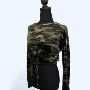 Velour Green camo long sleeve crop top with drawstring Size Small thumbnail 5
