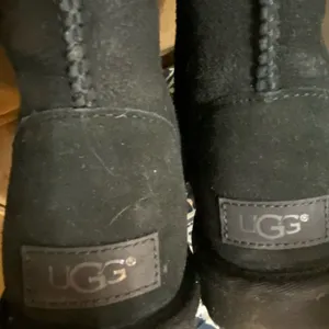 UGG Women’s Classic Short II Black Size 7 thumbnail 2