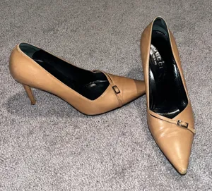 Gucci heels thumbnail 1
