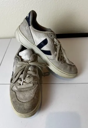 Veja V-10 B-Mesh Sneakers Womens Size 6 Grey Low Top Sustainable‎ Eco Friendly thumbnail 1