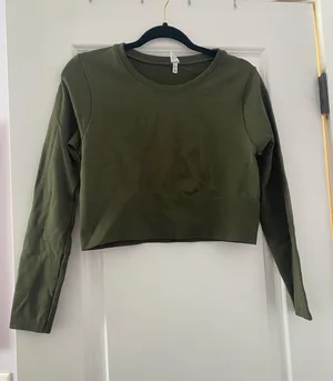 Offline By  Dark Green Workout Top thumbnail 1