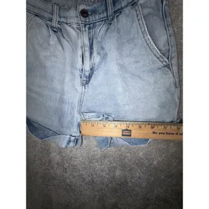 American Eagle Mom Short Cuffed Light Wash Size 0 thumbnail 8