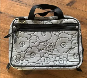 Thirty-One Quilted Floral Makeup/Toiletry Bag thumbnail 1