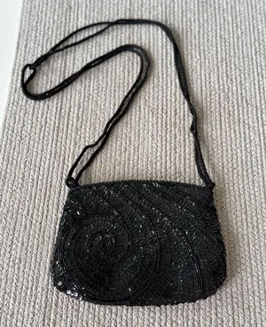 Vintage 70s LaRegale Hand Made Black Beaded Sequin Formal Dressy Going Out Purse thumbnail 2