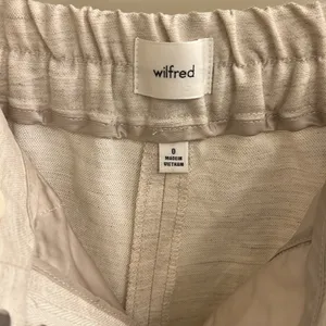 Aritzia Wilfred Fable Linen Mid-Thigh Short thumbnail 10