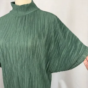 Zara Plissé Mock Neck Top‎ Womens Medium Short Sleeve Dolman Forest Green thumbnail 3