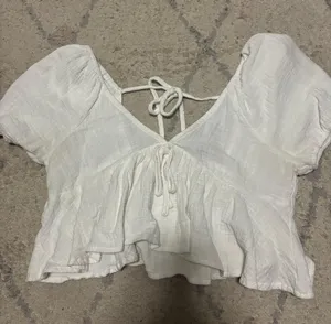white top Size L thumbnail 1