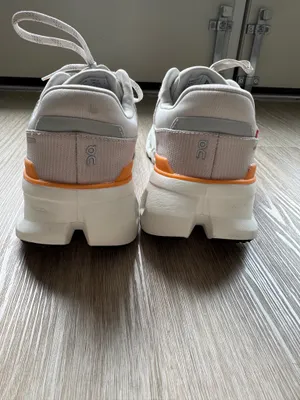 On Cloud Running Shoes cloudrunner waterproof   thumbnail 2