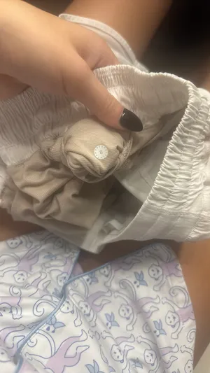 White Lululemon Hotty Hot 2.5" thumbnail 4