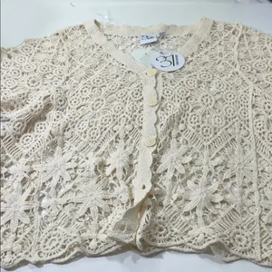 Cream Lace Crochet Blouse Size M thumbnail 13
