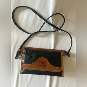 Vintage Dooney & Bourke Black & Brown Fold Over Leather Crossbody Shoulder Bag thumbnail 9