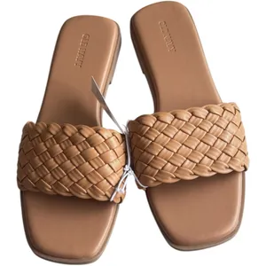 Old Navy Women's Woven Sandals Sz 7 thumbnail 2