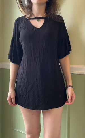 MTS V neck black top thumbnail 1